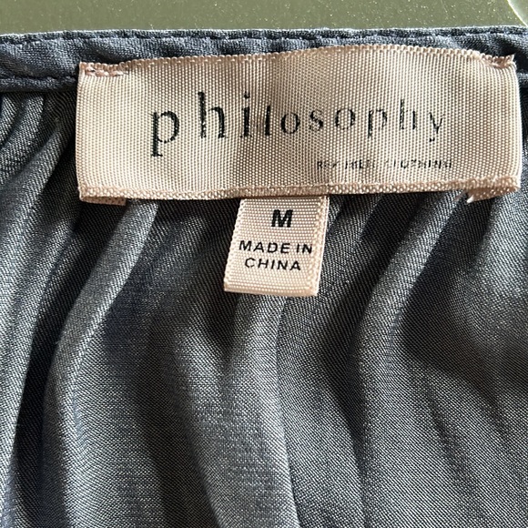 PHILOSOPHY Gray Satin V-neck Blouse, size Medium - Picture 9 of 16